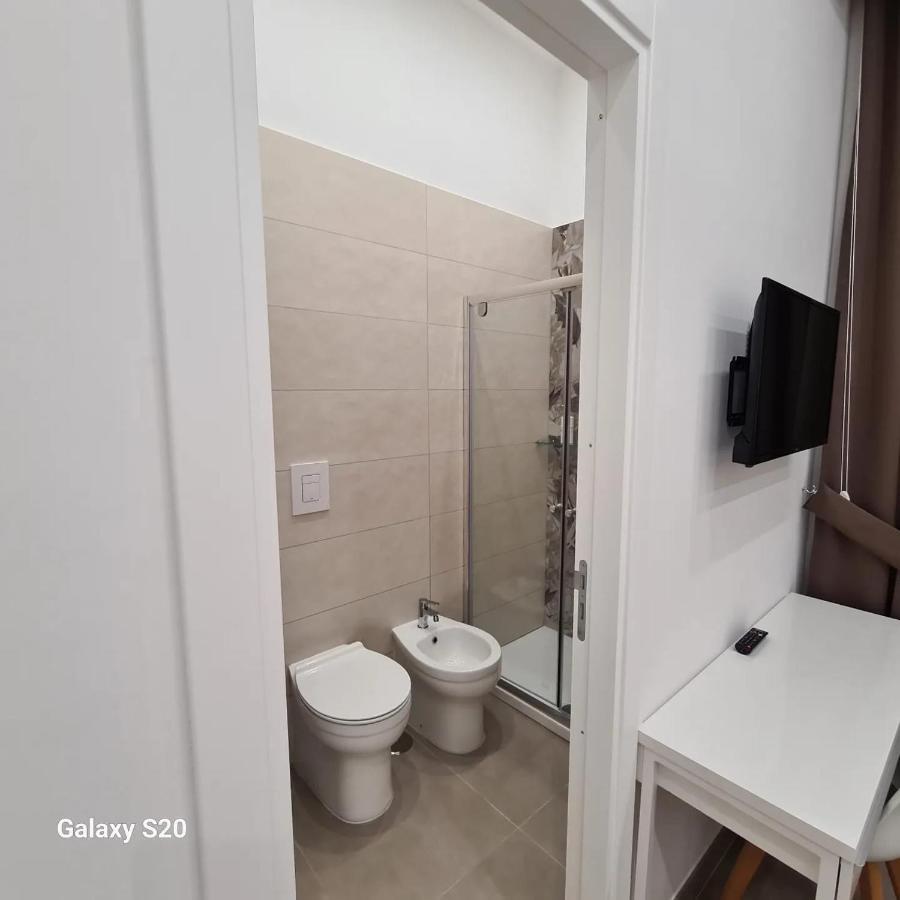 Отель Residenza Nascari Al Plebiscito Неаполь Экстерьер фото